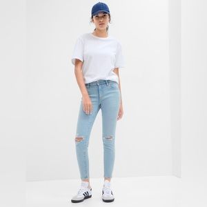 GAP Mid Rise Destructed Universal Legging Jeans in 4/27R NWT